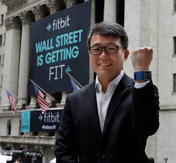 fitbit ceo apple watch, Fitbit CEO: Η Apple έχει λάθος προσέγγιση στα wearables