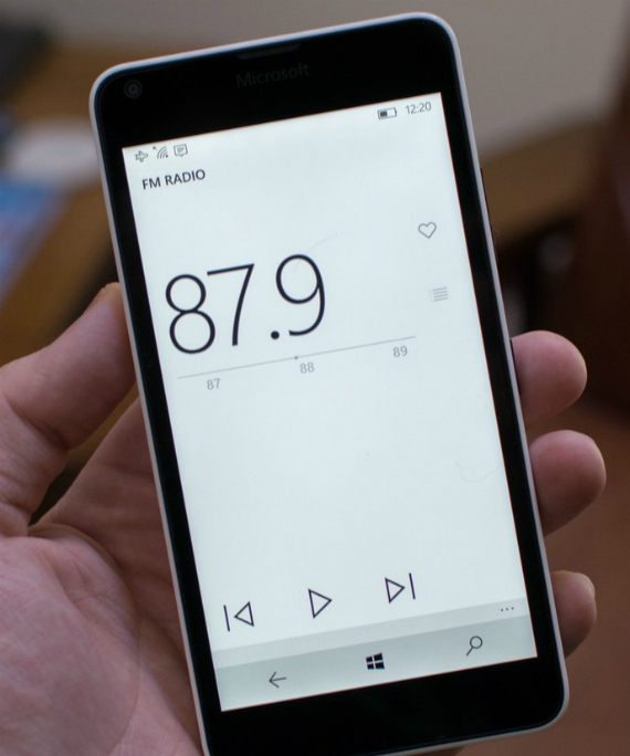 windows 10 mobile fm radio, Windows 10 Mobile: Η Microsoft αφαιρεί το ενσωματωμένο FM radio app