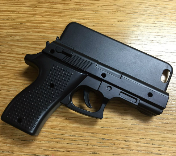 gun case, Άνδρας συνελήφθη σε αεροδρόμιο επειδή είχε θήκη iPhone σε σχήμα όπλου