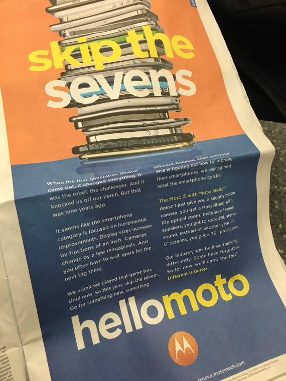 motorola skip the sevens, Motorola: Τα βάζει με Apple και Samsung λέγοντας &#8220;skip the sevens&#8221;