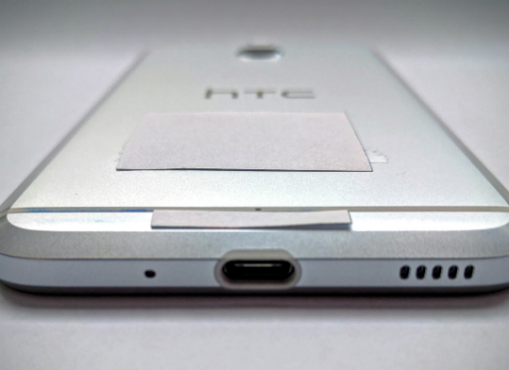 HTC Bolt no headphone 3.5 mm Jack leaked photos, HTC Bolt: Φωτογραφίες δείχνουν μεταλλική κατασκευή και αφαίρεση της υποδοχής των 3.5 mm