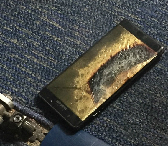 safe note 7 exploded, Samsung Galaxy Note 7: Ασφαλές κομμάτι έπιασε φωτιά σε αεροπλάνο [photos]