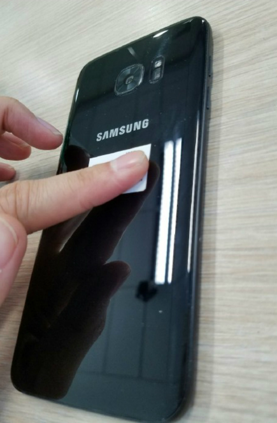 galaxy s7 edge glossy black, Samsung Galaxy S7 edge: Φωτογραφίζεται στο νέο Glossy Black χρώμα