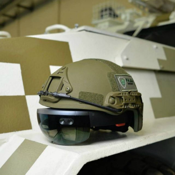 Microsoft Hololens Army tank helmet 360 view battlefield, Microsoft HoloLens: Η Ουκρανία το θέλει μέσα σε άρματα μάχης