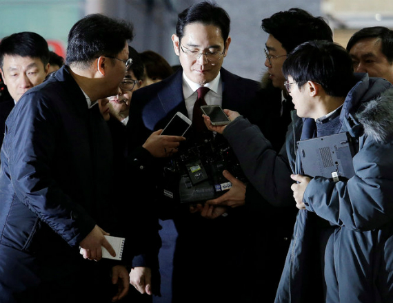 samsung bribe, Με σύλληψη κινδυνεύει ο αντιπρόεδρος της Samsung λόγω δωροδοκίας