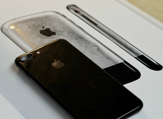iphone 8 design, iPhone 8: Με &#8220;Water Drop&#8221; design όπως το πρώτο iPhone;