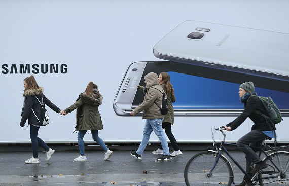 samsung 10b dollars ads, Samsung: Πέρυσι δαπάνησε πάνω από 10 δισ. δολάρια για διαφημίσεις