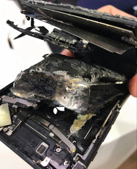 iPhone 7 έσκασε φωτιά εξεράγει, Βρετανός ισχυρίζεται ότι το iPhone 7 του εξερράγη όταν απάντησε