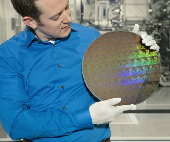 IBM 5nm, IBM: 5nm chip μπορεί να τετραπλασιάσει τη διάρκεια της μπαταρίας