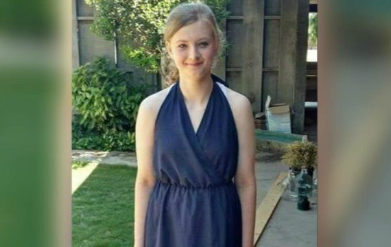 14years old smartphone electrocuted, 14χρονη πέθανε από ηλεκτροπληξία ενώ έκανε μπάνιο με το κινητό στην πρίζα