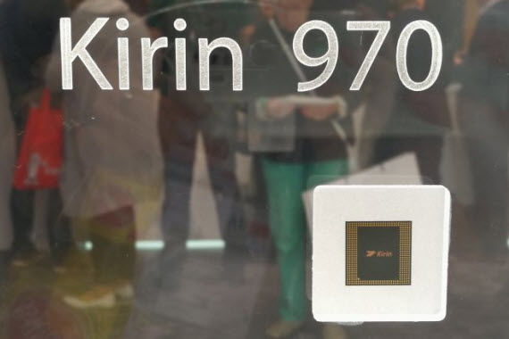 Kirin 970 IFA, Ο Kirin 970 σε κοινή θέα στην IFA 2017 με αποκλειστική μονάδα NPU