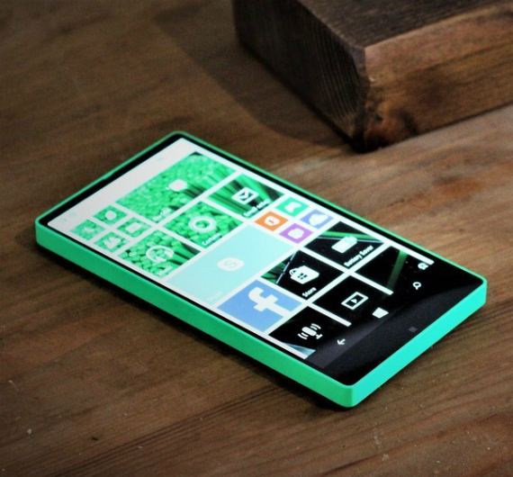lumia vela all screen, Lumia Vela: Το σχεδόν all screen κινητό που ακύρωσε η Microsoft το 2014