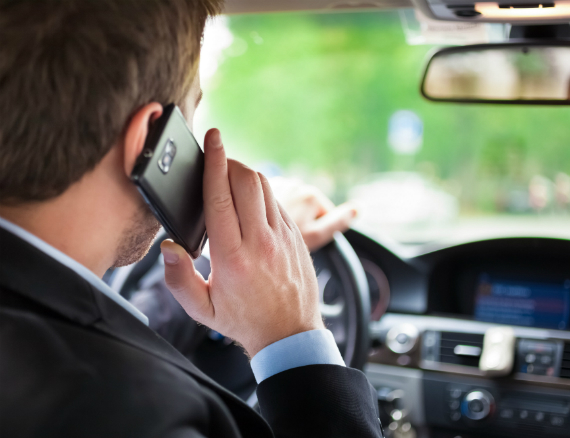 smartphone car accidents, Ευθύνονται τα smartphones για τα δυστυχήματα στους δρόμους;