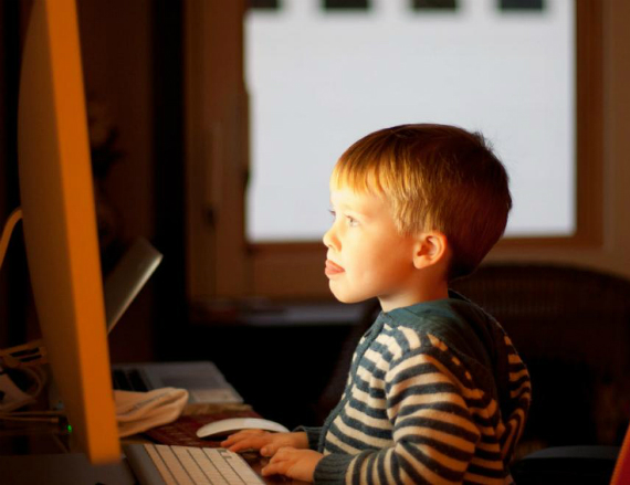 internet, Διαδίκτυο: Ένας στους 3 χρήστες είναι παιδί και κινδυνεύει διαρκώς