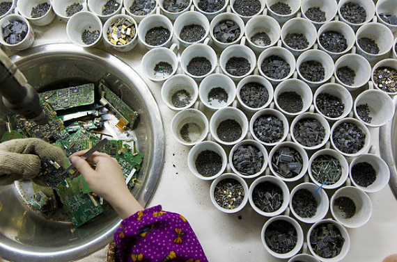 electronic waste, Όσο 4.500 Πύργοι του Άιφελ ζυγίζουν τα ηλεκτρονικά απόβλητα του 2016