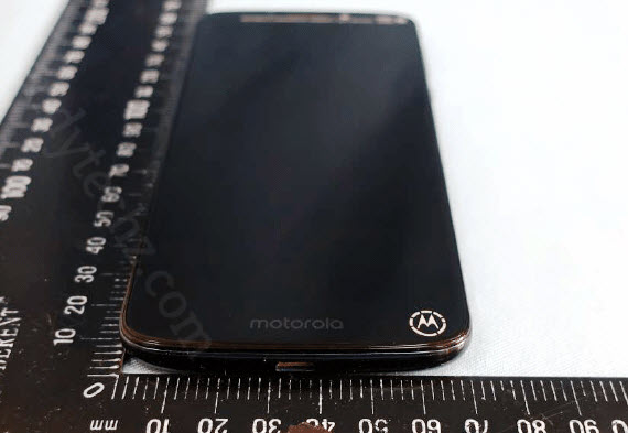 Moto G6 Play ειδήσεις, Το Moto G6 Play ποζάρει σε real-life εικόνες