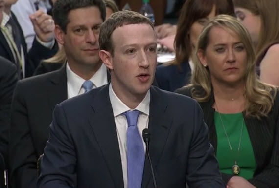 Facebook Zuckerberg ακρόαση, Ο Mark Zuckerberg δυσκολεύεται να κατονομάσει έναν ανταγωνιστή του Facebook