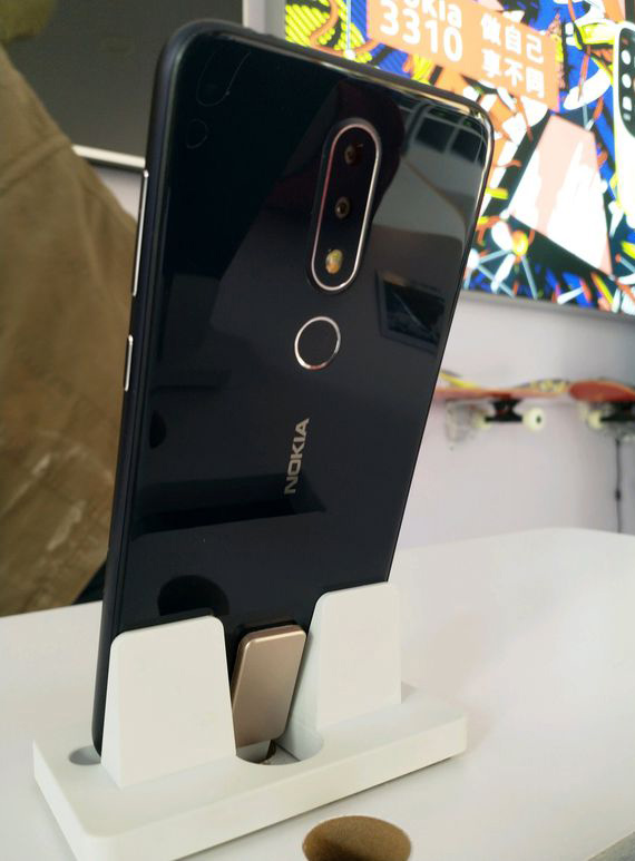 nokia x6 live φωτογραφίες πριν ανακοινωθεί, Το Nokia X6 σε live φωτογραφίες αποκαλύπτει τη διπλή κάμερα και το notch
