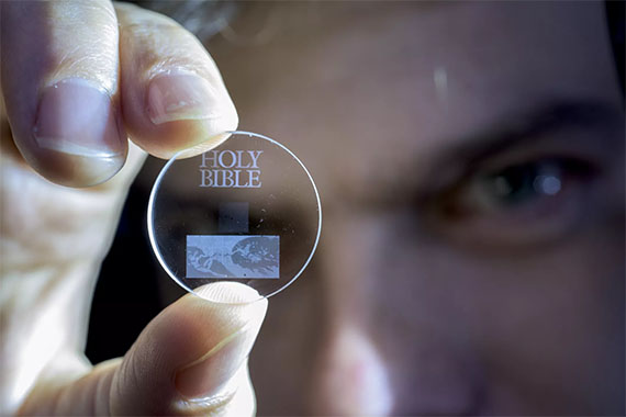 Γυάλινος δίσκος 5D, Γυάλινος δίσκος 5D αποθηκεύει 3000 φορές περισσότερα δεδομένα από ένα CD
