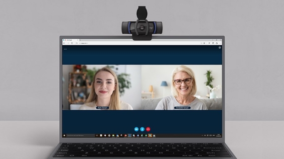 C920s, Η Logitech ανακοίνωσε την C920s, την webcam που έρχεται με ειδικό κάλυμμα για τον φακό της