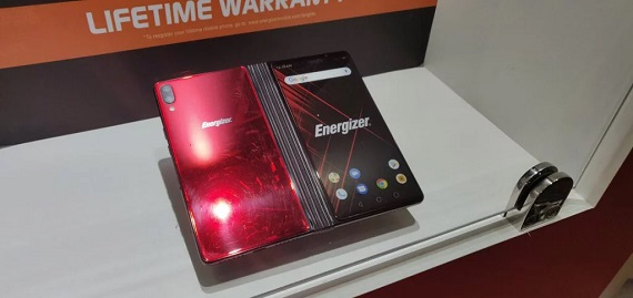 Energizer Power Max P8100S, MWC 2019: Η απάντηση της Energizer στα foldable κινητά ονομάζεται Power Max P8100S