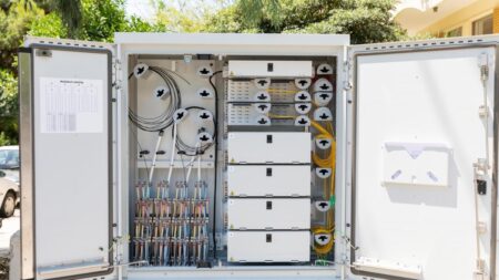 COSMOTE Fiber: Οπτική ίνα μέχρι το σπίτι σε περιοχές της Θεσσαλονίκης