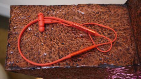 Huawei Freelace: Ασύρματα ακουστικά με 18 ώρες αυτονομία και δυνατότητα φόρτισης από το κινητό