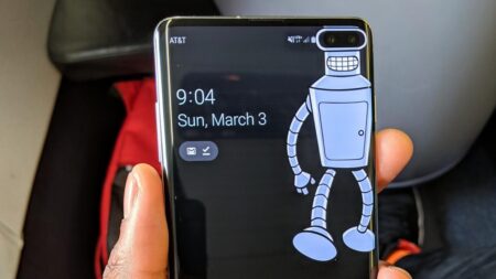 Samsung Galaxy S10: Τελικά η εταιρεία έβγαλε hole punch wallpapers επί πληρωμή