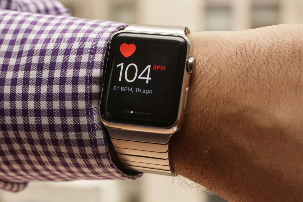 Apple Watch, Η Apple κατέθεσε πατέντα για έξυπνα λουράκια τα οποία προβάλουν πληροφορίες