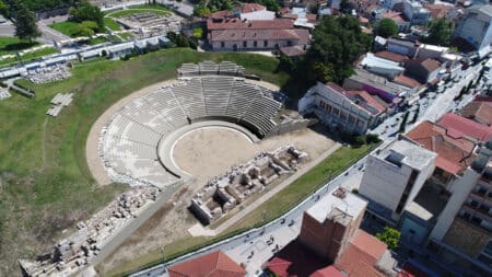 Δωρέαν WiFi σε 3 πλατείες της Λάρισας με ταχύτητες έως και 200Mbps
