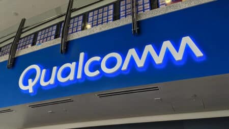 Η Qualcomm προβλέπει διψήφια πτώση στις πωλήσεις τηλεφώνων το 2022