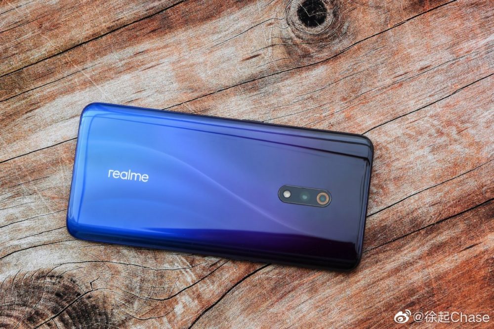 Realme X, Realme X: Επίσημες εικόνες επιβεβαιώνουν την pop-up selfie κάμερα και αποκαλύπτουν δύο χρώματα