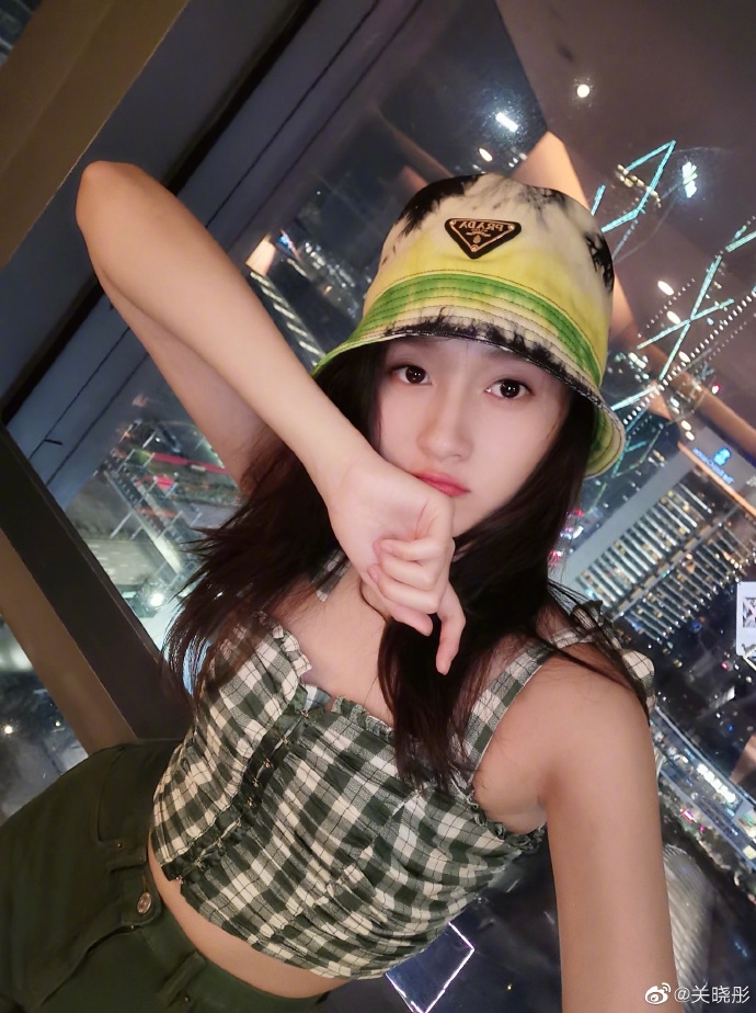 Mate 30 Lite, Κινέζα ηθοποιός δημοσίευσε τις πρώτες selfie με το Huawei Mate 30 Lite