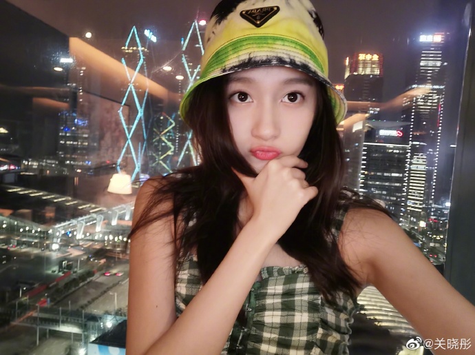 Mate 30 Lite, Κινέζα ηθοποιός δημοσίευσε τις πρώτες selfie με το Huawei Mate 30 Lite