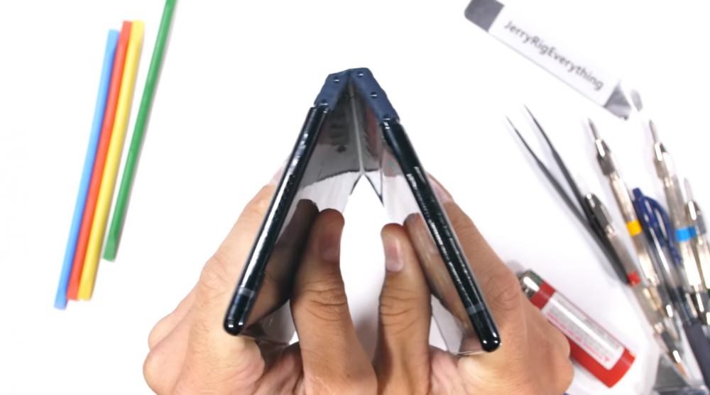 Royole FlexPai, Royole FlexPai: Το πρώτο foldable smartphone στα χέρια του JerryRig [βίντεο]