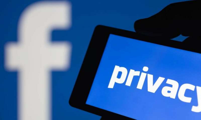 , Facebook: Οι κυβερνήσεις απαιτούν πρόσβαση στα δεδομένα των χρηστών