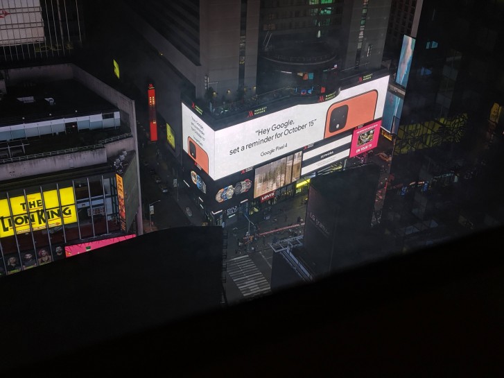 Google Pixel 4 Coral, Google Pixel 4: Σε τέλειο χρώμα Coral με διαφήμιση στην Times Square