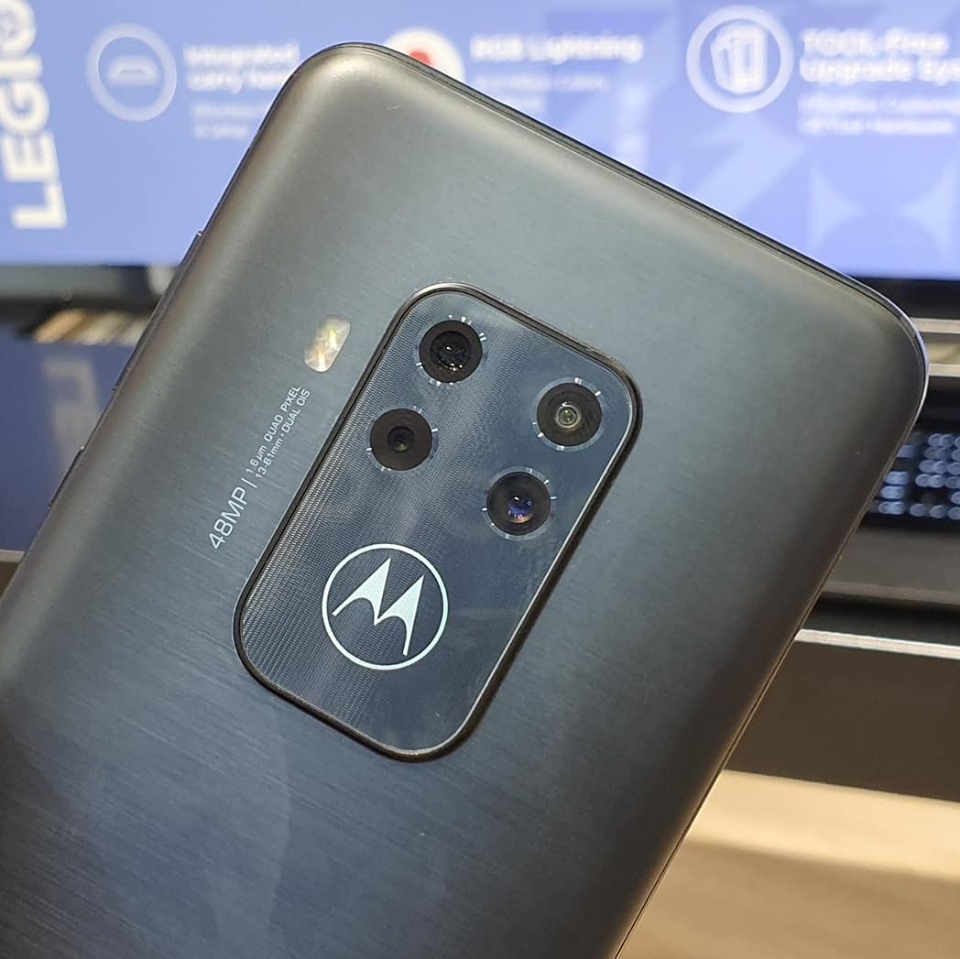 Motorola One Zoom IFA 2019, Motorola One Zoom: Επίσημα με τετραπλή κάμερα και 3x οπτικό ζουμ [IFA 2019 hands-on video]