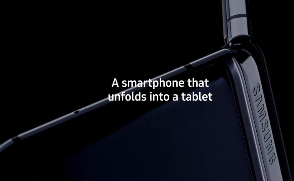 Samsung Galaxy Fold, Samsung Galaxy Fold: Επίσημο βίντεο συμβουλεύει να του φερόμαστε με το γάντι