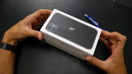 iPhone 11 unboxing video με το Μαγικό Κοπίδι
