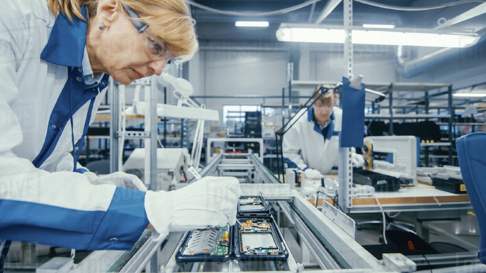 , Οι εργαζόμενοι στα εργοστάσια κατασκευής ηλεκτρονικών θέτουν σε κίνδυνο την υγεία τους