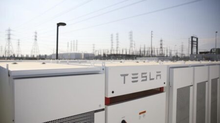 Η Tesla σχεδιάζει να επενδύσει 770 εκατ. δολάρια για την επέκταση εργοστασίου