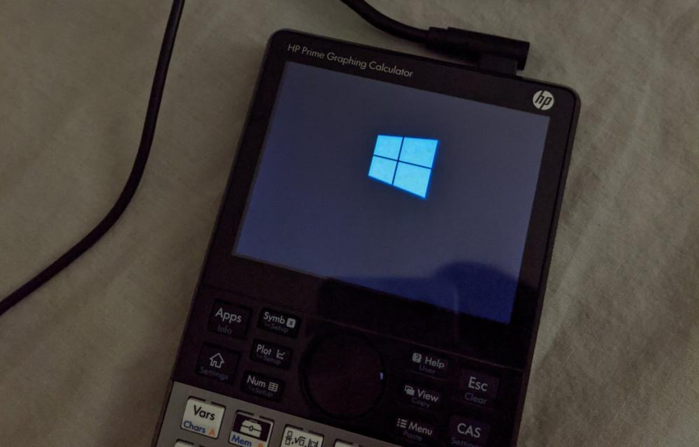 Windows 10 IoT, Windows 10 IoT: Προγραμματιστής τα εγκατέστησε σε αριθμομηχανή