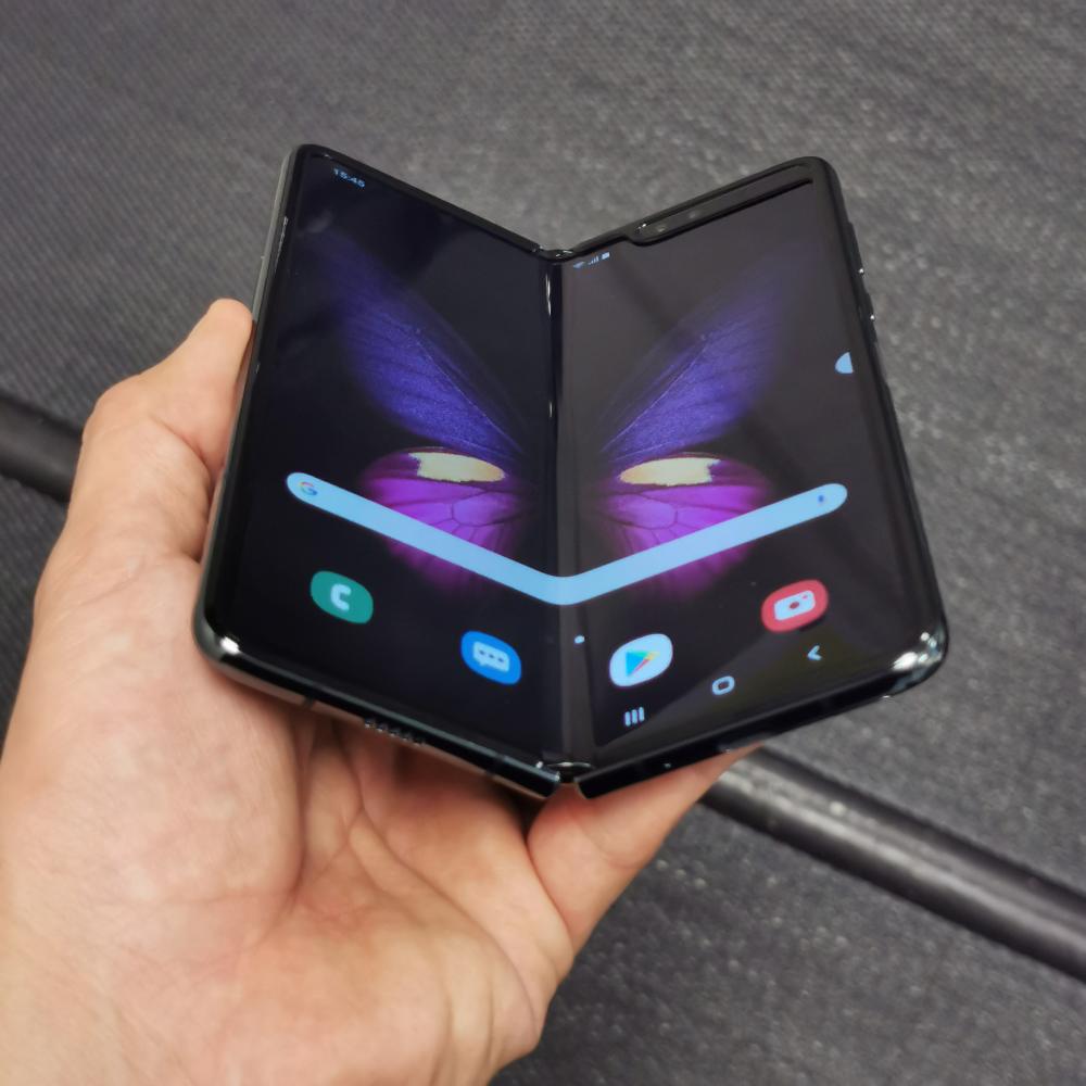 , Samsung Galaxy Fold ελληνικό unboxing και hands-on video review