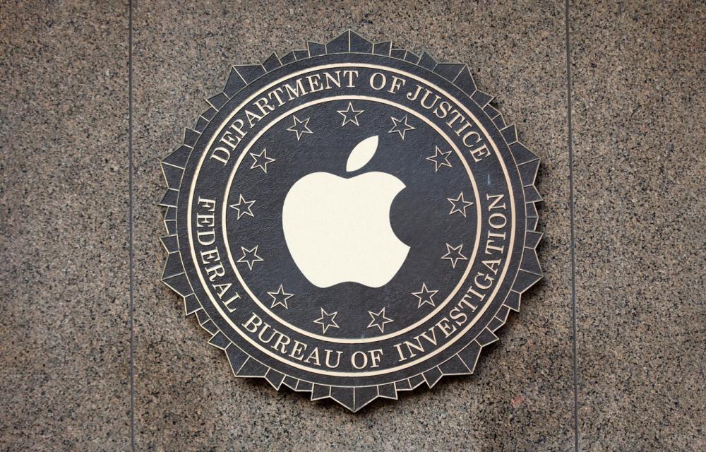 Apple, Το FBI υπερασπίζεται την Apple, αναφέρει ότι βοηθά στο ξεκλείδωμα iPhone