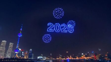 Με επιδείξεις drones καλωσόρισαν το 2020 Σαγκάη και Σιγκαπούρη [βίντεο]