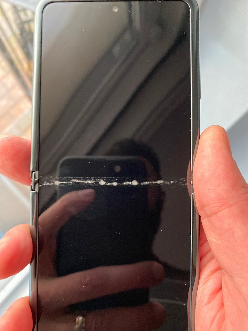 , Samsung Galaxy Z Flip: Τα πρώτα περιστατικά με πρόβλημα στην οθόνη