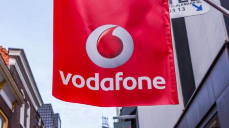 Vodafone: Πουλά έναντι 1,8 δισ. ευρώ τις δραστηριότητες στην Ουγγαρία