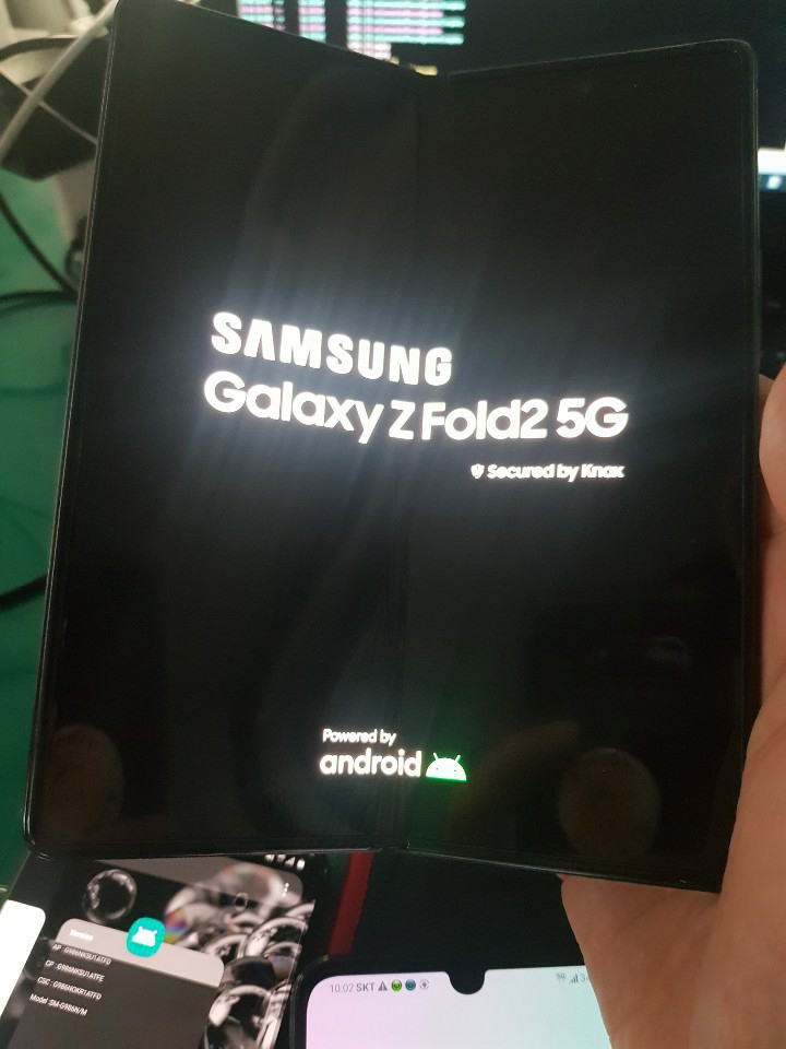 , Samsung Galaxy Z Fold 2: Live φωτογραφία χωρίς notch, έρχεται έκδοση Thom Browne;