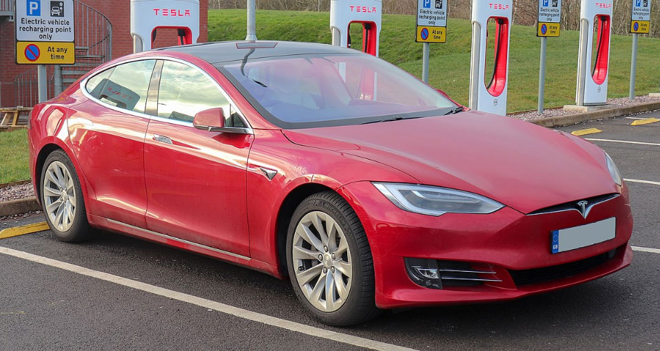 , Tesla: Κυκλοφορεί αναβαθμισμένα μοντέλα S και X με ταχυφόρτιση στα 250Kw